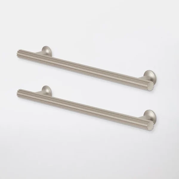 Castorama Poignée De Meuble De Cuisine GoodHome Sumac Argent L. 24.2 Cm, 2 Pièces Large choix en ligne 1